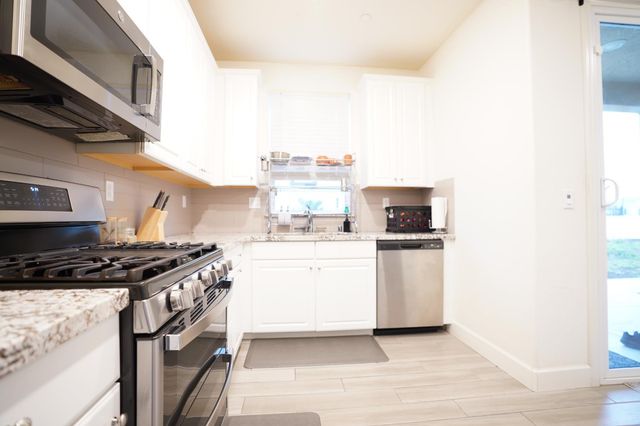 7929 Titan Dr, Antelope, CA 95843