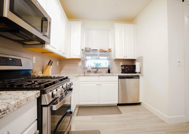 7929 Titan Dr, Antelope, CA 95843