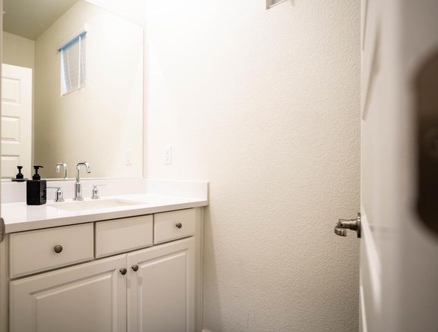 7929 Titan Dr, Antelope, CA 95843