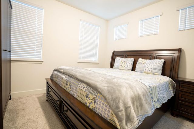 7929 Titan Dr, Antelope, CA 95843