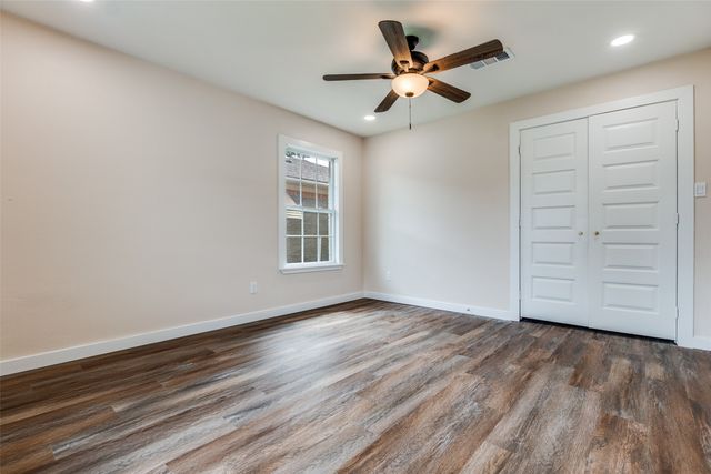 7812 Bruton Road, Dallas, TX 75217