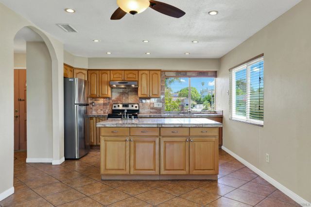 10395 Orozco, San Diego, CA 92124