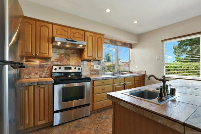 10395 Orozco, San Diego, CA 92124