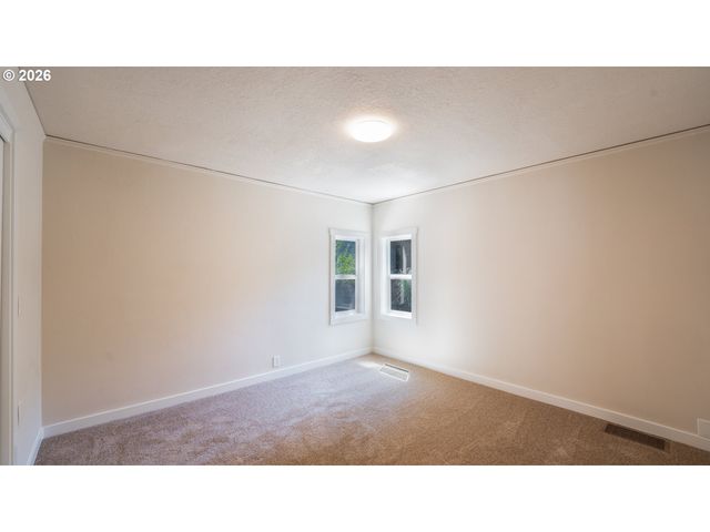 6240 Sw LOMBARD Ave, Beaverton, OR 97008