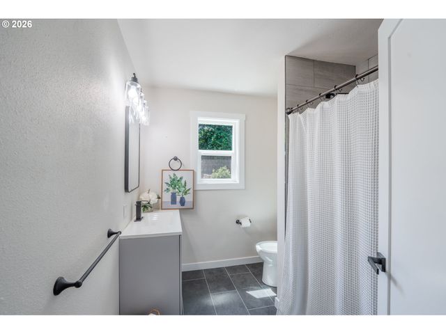 6240 Sw LOMBARD Ave, Beaverton, OR 97008