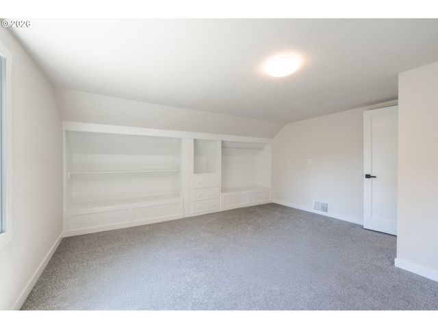 6240 Sw LOMBARD Ave, Beaverton, OR 97008