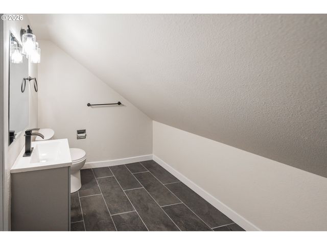 6240 Sw LOMBARD Ave, Beaverton, OR 97008