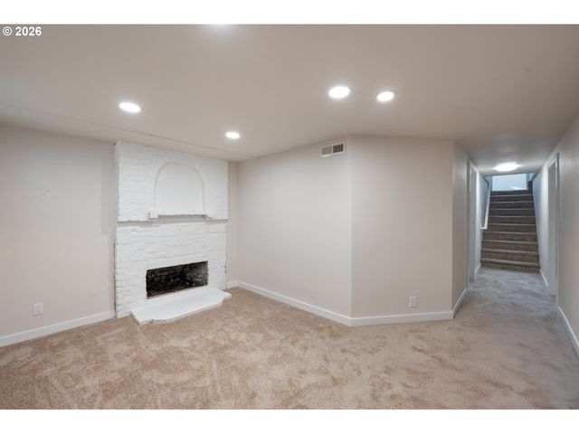 6240 Sw LOMBARD Ave, Beaverton, OR 97008