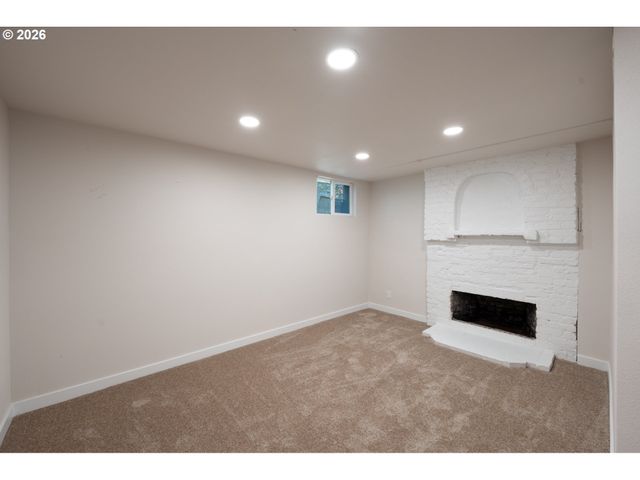 6240 Sw LOMBARD Ave, Beaverton, OR 97008