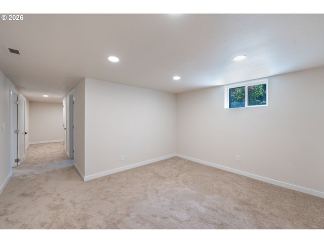 6240 Sw LOMBARD Ave, Beaverton, OR 97008