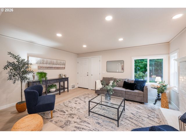 6240 Sw LOMBARD Ave, Beaverton, OR 97008