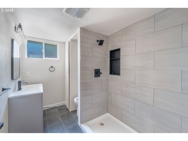 6240 Sw LOMBARD Ave, Beaverton, OR 97008