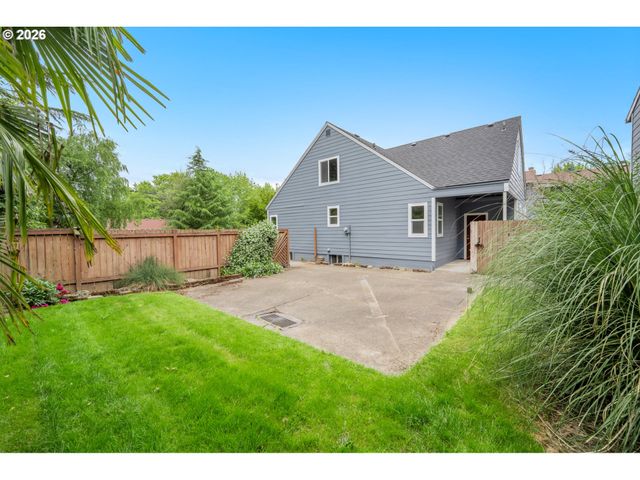 6240 Sw LOMBARD Ave, Beaverton, OR 97008