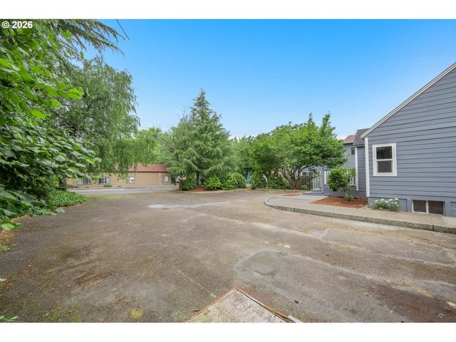 6240 Sw LOMBARD Ave, Beaverton, OR 97008