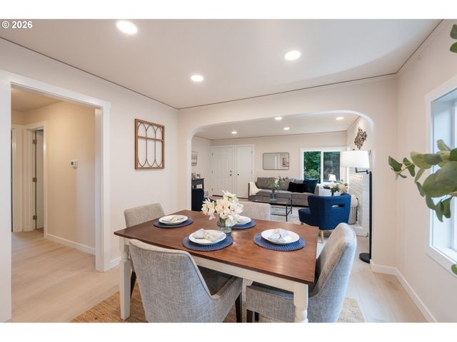 6240 Sw LOMBARD Ave, Beaverton, OR 97008