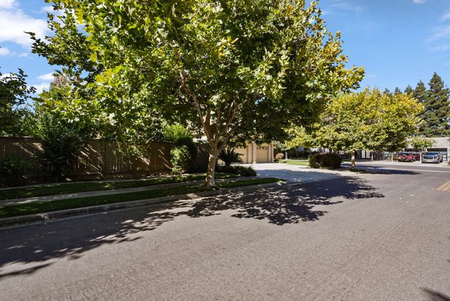 2575 Kensington Ct, Turlock, CA 95382