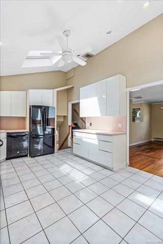 7 Margaret Drive, Plainview, NY 11803