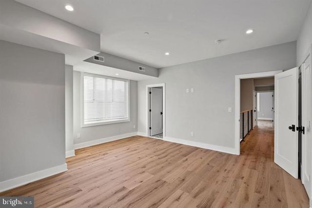 2053 E CUMBERLAND ST, Philadelphia, PA 19125