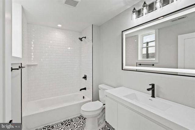 2053 E CUMBERLAND ST, Philadelphia, PA 19125