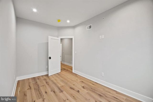 2053 E CUMBERLAND ST, Philadelphia, PA 19125