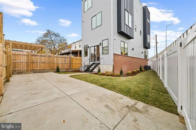2053 E CUMBERLAND ST, Philadelphia, PA 19125