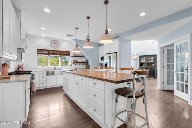 24 Highland Avenue, Monmouth Beach, NJ 07750