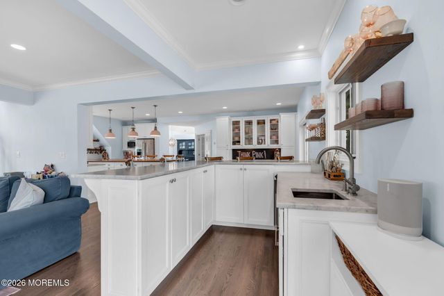 24 Highland Avenue, Monmouth Beach, NJ 07750