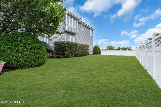 24 Highland Avenue, Monmouth Beach, NJ 07750