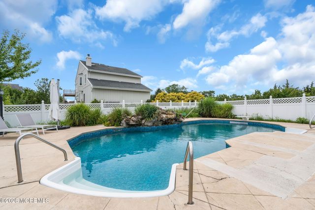 24 Highland Avenue, Monmouth Beach, NJ 07750