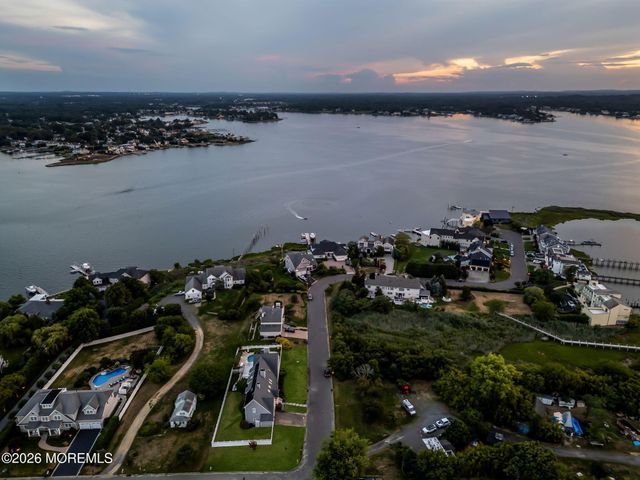 24 Highland Avenue, Monmouth Beach, NJ 07750