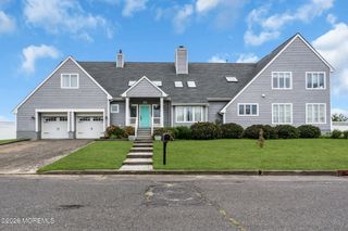 24 Highland Avenue, Monmouth Beach, NJ 07750