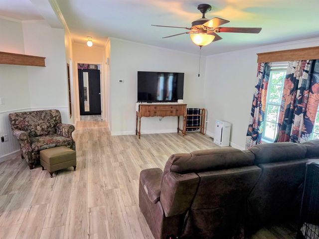 609 Ten Rod Road, Farmington, NH 03867