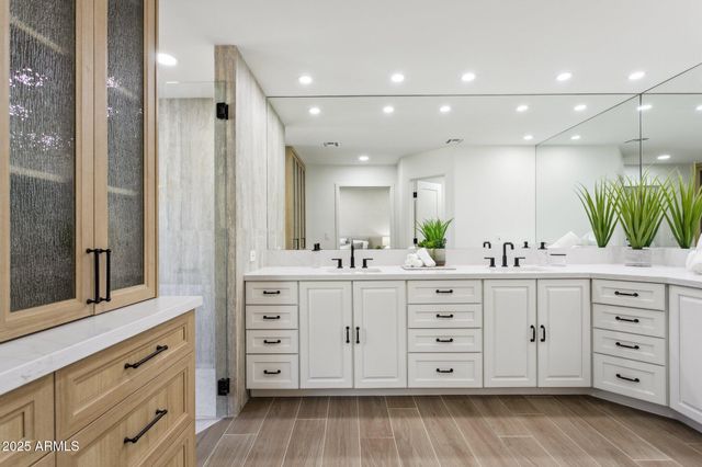 9031 N 83RD Way, Scottsdale, AZ 85258