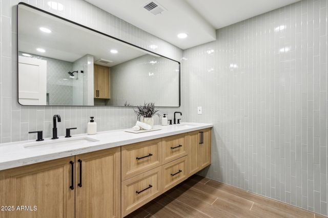 9031 N 83RD Way, Scottsdale, AZ 85258