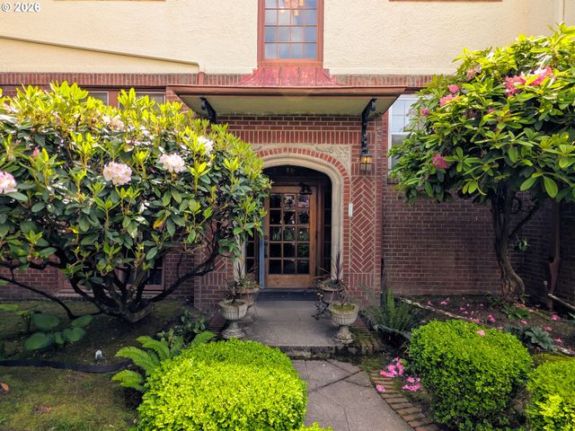 1526 Ne 24TH Ave 205, Portland, OR 97232