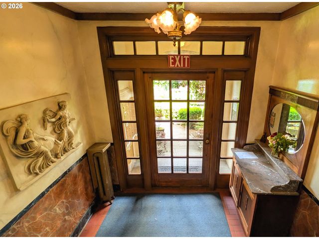 1526 Ne 24TH Ave 205, Portland, OR 97232
