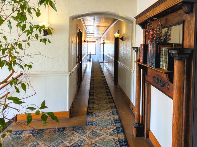 1526 Ne 24TH Ave 205, Portland, OR 97232