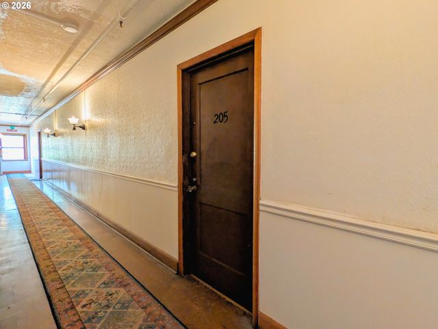 1526 Ne 24TH Ave 205, Portland, OR 97232