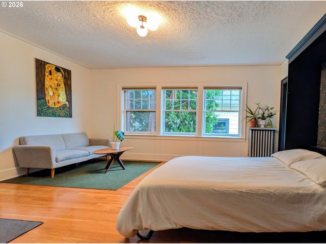 1526 Ne 24TH Ave 205, Portland, OR 97232