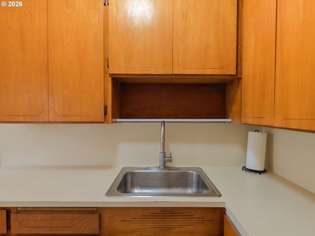 1526 Ne 24TH Ave 205, Portland, OR 97232
