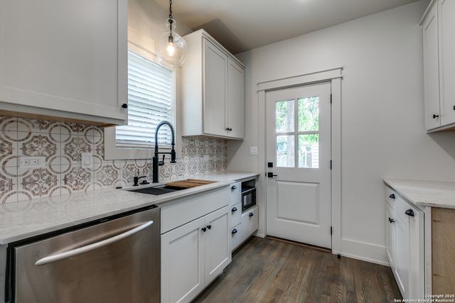 1715 Lee Hall, San Antonio, TX 78201