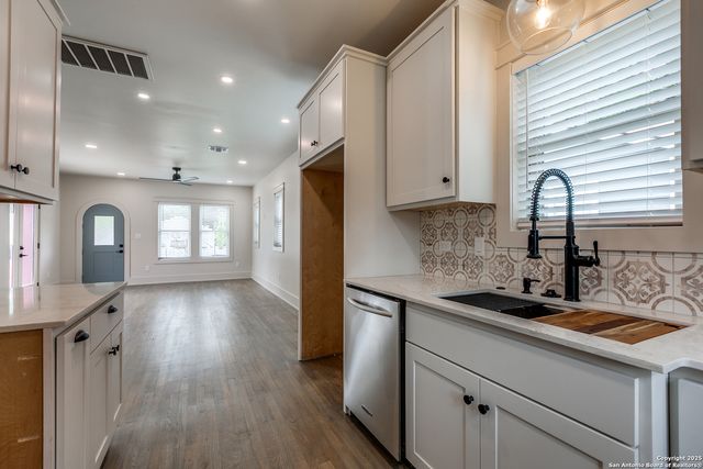 1715 Lee Hall, San Antonio, TX 78201