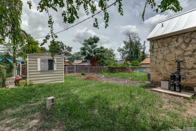 1715 Lee Hall, San Antonio, TX 78201