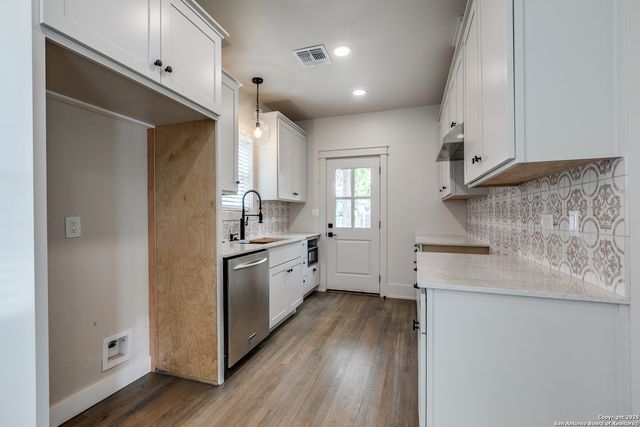 1715 Lee Hall, San Antonio, TX 78201