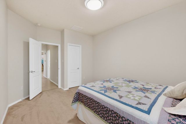 5518 Sandoval Drive NE, Rio Rancho, NM 87144