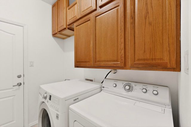 5518 Sandoval Drive NE, Rio Rancho, NM 87144