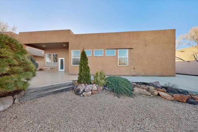 5518 Sandoval Drive NE, Rio Rancho, NM 87144