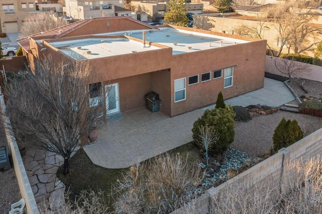 5518 Sandoval Drive NE, Rio Rancho, NM 87144