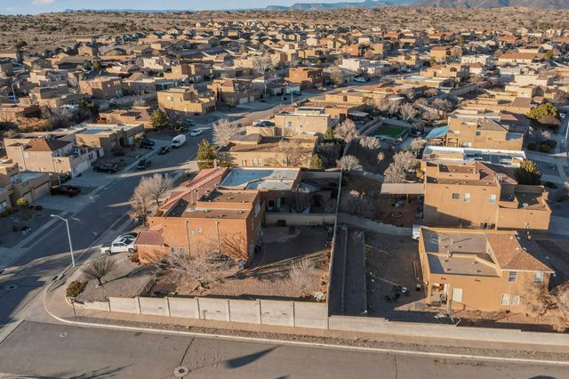 5518 Sandoval Drive NE, Rio Rancho, NM 87144