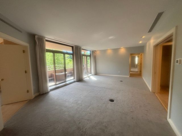 99 Florence St 60-3D, Newton, MA 02472